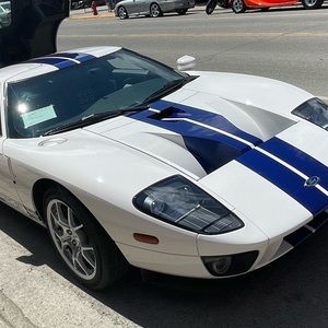 Meet your Posher, Ezira